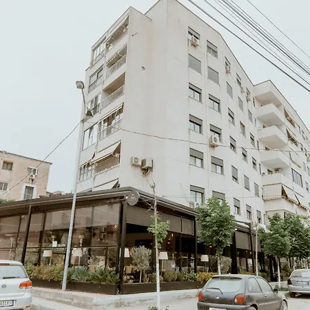 Pretty Smart * Тирана